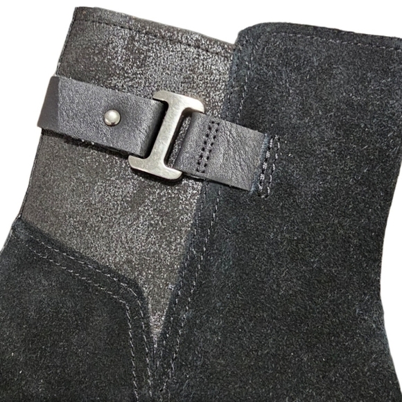 Clarks Calla Mid Black Suede Boots NIB - Picture 4 of 9